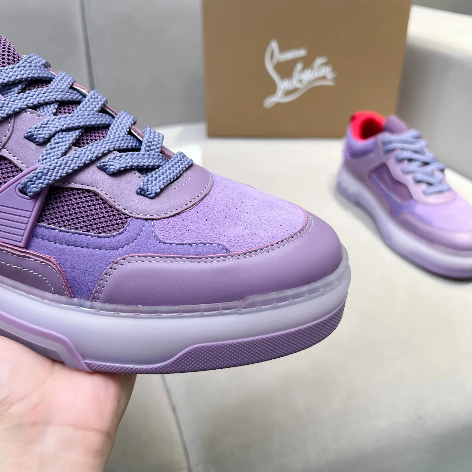 Men's shoes 💰700 🌹🌹🌹̋ Wang Junkai Yang Mi Xu Kai Zhang Jingyi Ding Chengxin Chen Muchi Wang Ziyi Same style Christian Louboutin Lu Boting 2024 [New product] ASTROLOUBI Unisex thick-soled sneakers with red soles are the perfect fusion of fashion and sport. The fabrics are made of luxurious calfskin, soft suede, smooth satin and laminated leather, and are decorated with classic rivets on the back. The interior is blended with a knitted tongue for added durability, breathability and quick-drying comfort. The outsole is made of a combination of EVA foam and imported rubber, and the colorful CL iconic letters on the side of the outsole show the brand's unique style. It is a ceiling-level comfortable skate shoe! ! ! Multiple colors available, currently men’s sizes 39--45